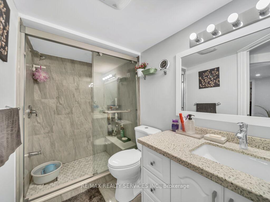 Photo 41 of 122 Dells Crescent, Brampton, Fletcher's Meadow — HOMEH