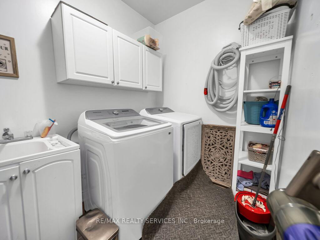 Photo 42 of 122 Dells Crescent, Brampton, Fletcher's Meadow — HOMEH
