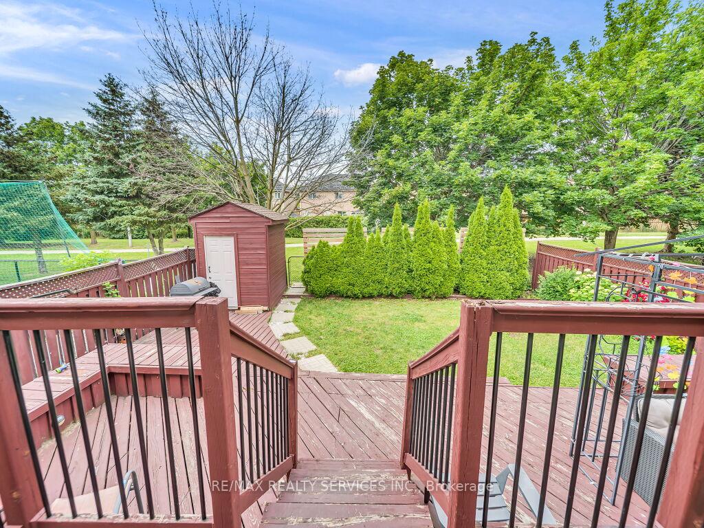 Photo 43 of 122 Dells Crescent, Brampton, Fletcher's Meadow — HOMEH