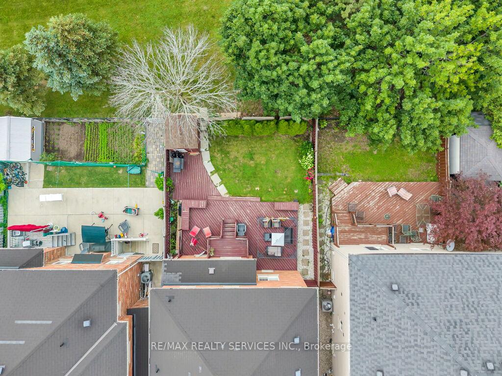 Photo 48 of 122 Dells Crescent, Brampton, Fletcher's Meadow — HOMEH