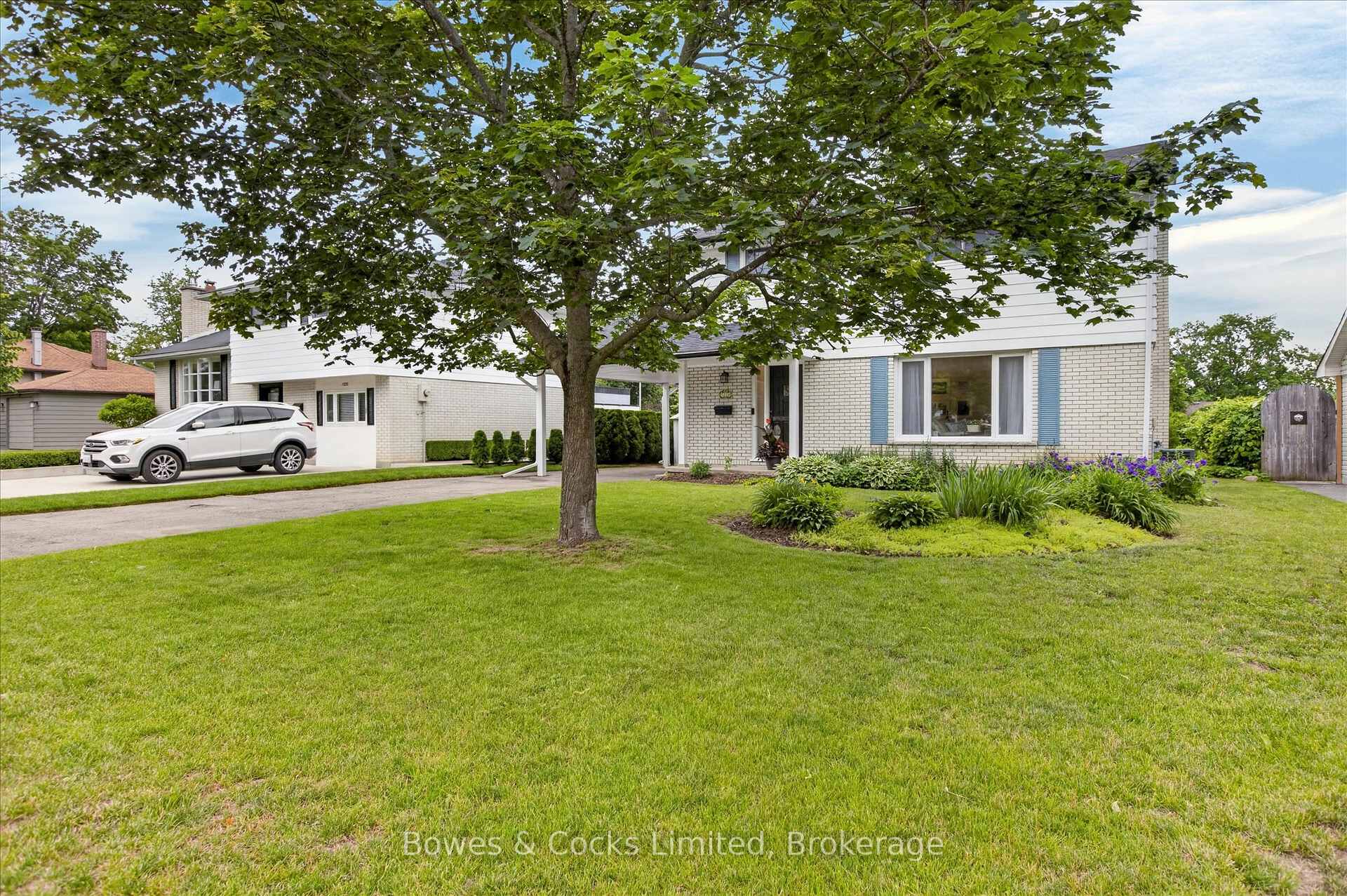 Photo 4 of 1228 Bathurst Street, Peterborough, Northcrest Ward 5 — HOMEH