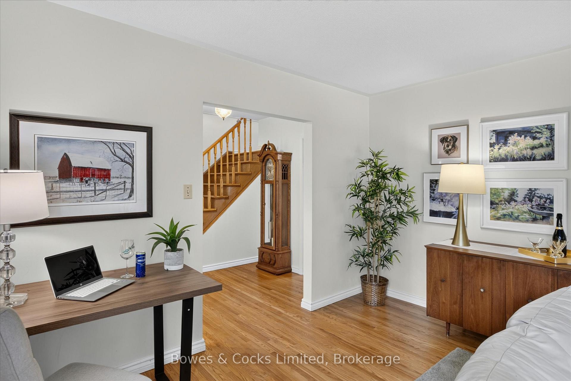 Photo 9 of 1228 Bathurst Street, Peterborough, Northcrest Ward 5 — HOMEH