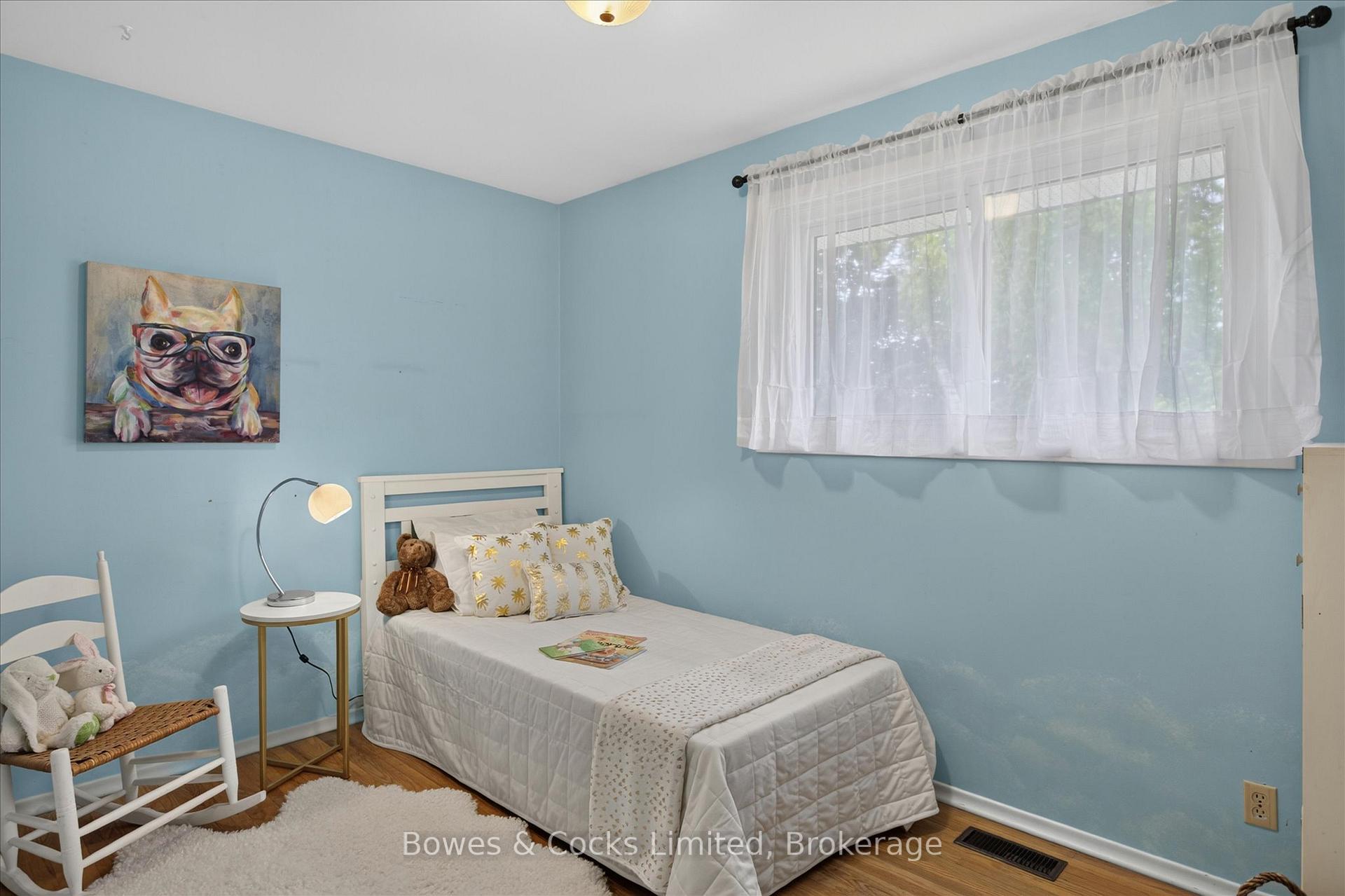 Photo 26 of 1228 Bathurst Street, Peterborough, Northcrest Ward 5 — HOMEH