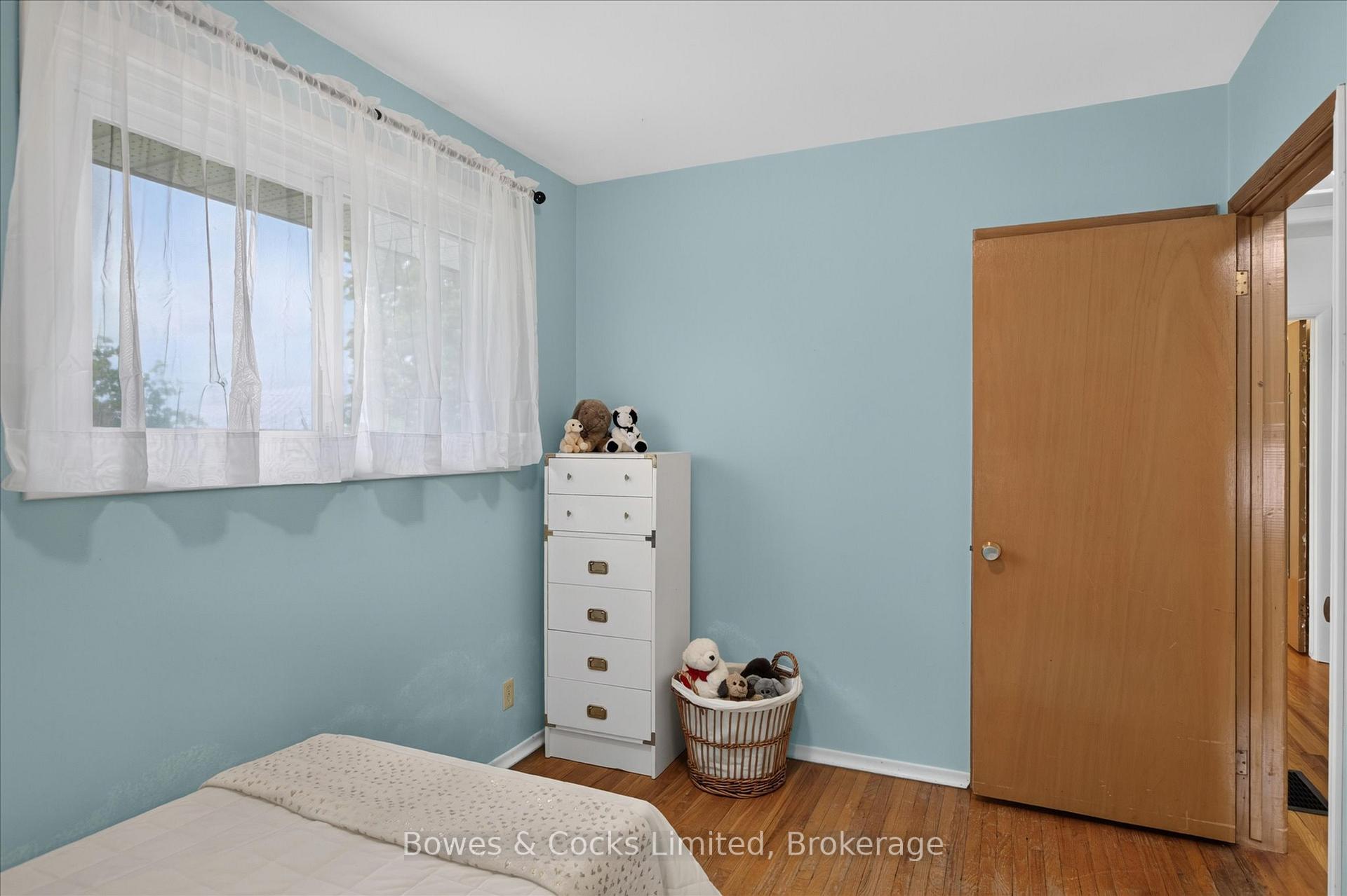 Photo 27 of 1228 Bathurst Street, Peterborough, Northcrest Ward 5 — HOMEH