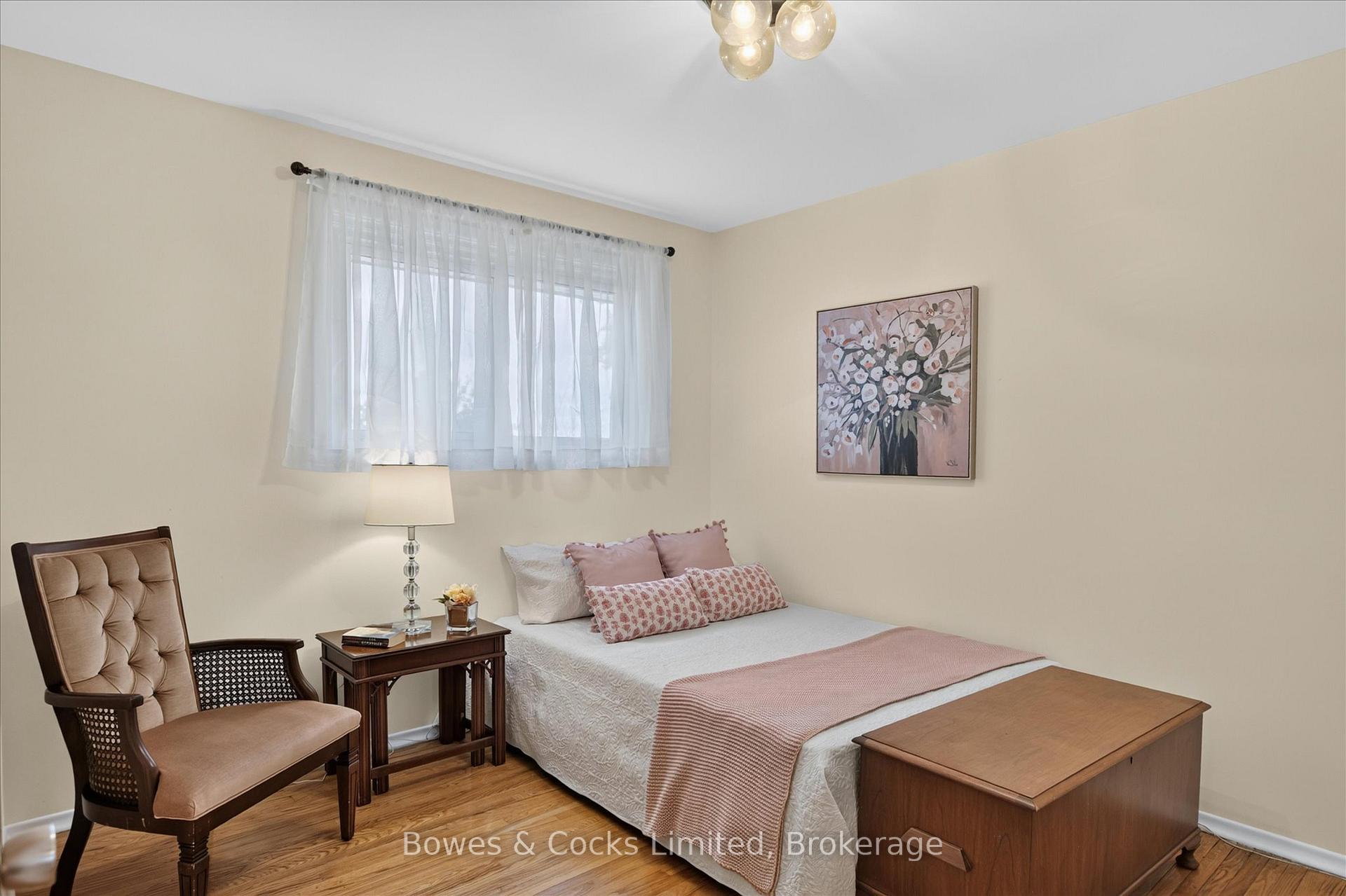 Photo 28 of 1228 Bathurst Street, Peterborough, Northcrest Ward 5 — HOMEH