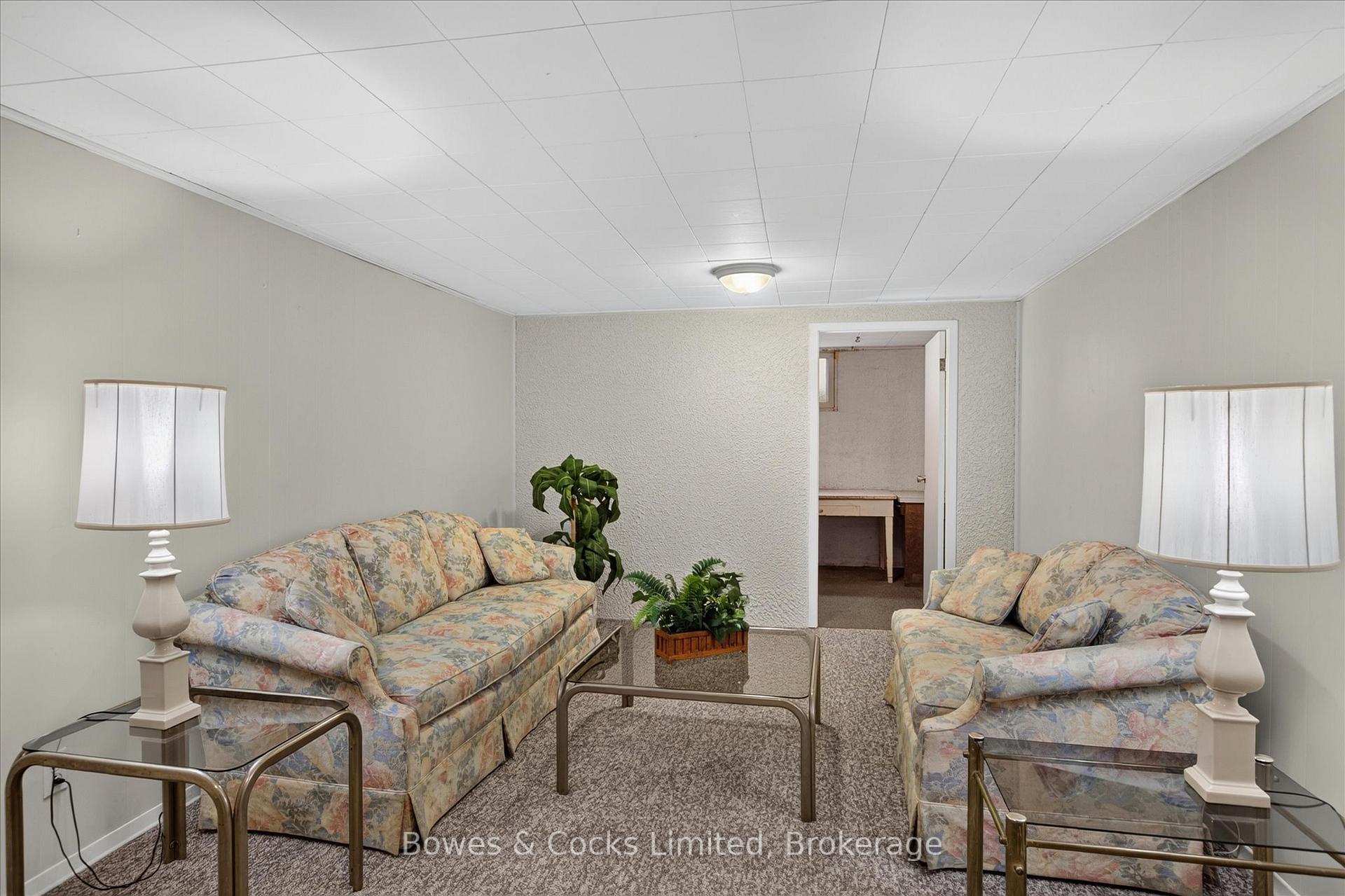 Photo 32 of 1228 Bathurst Street, Peterborough, Northcrest Ward 5 — HOMEH