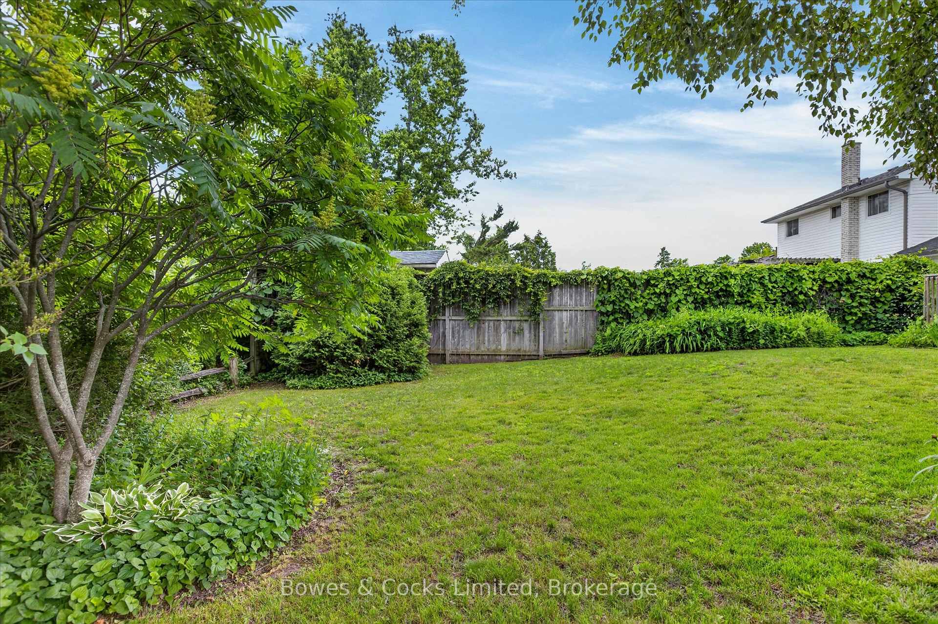 Photo 48 of 1228 Bathurst Street, Peterborough, Northcrest Ward 5 — HOMEH