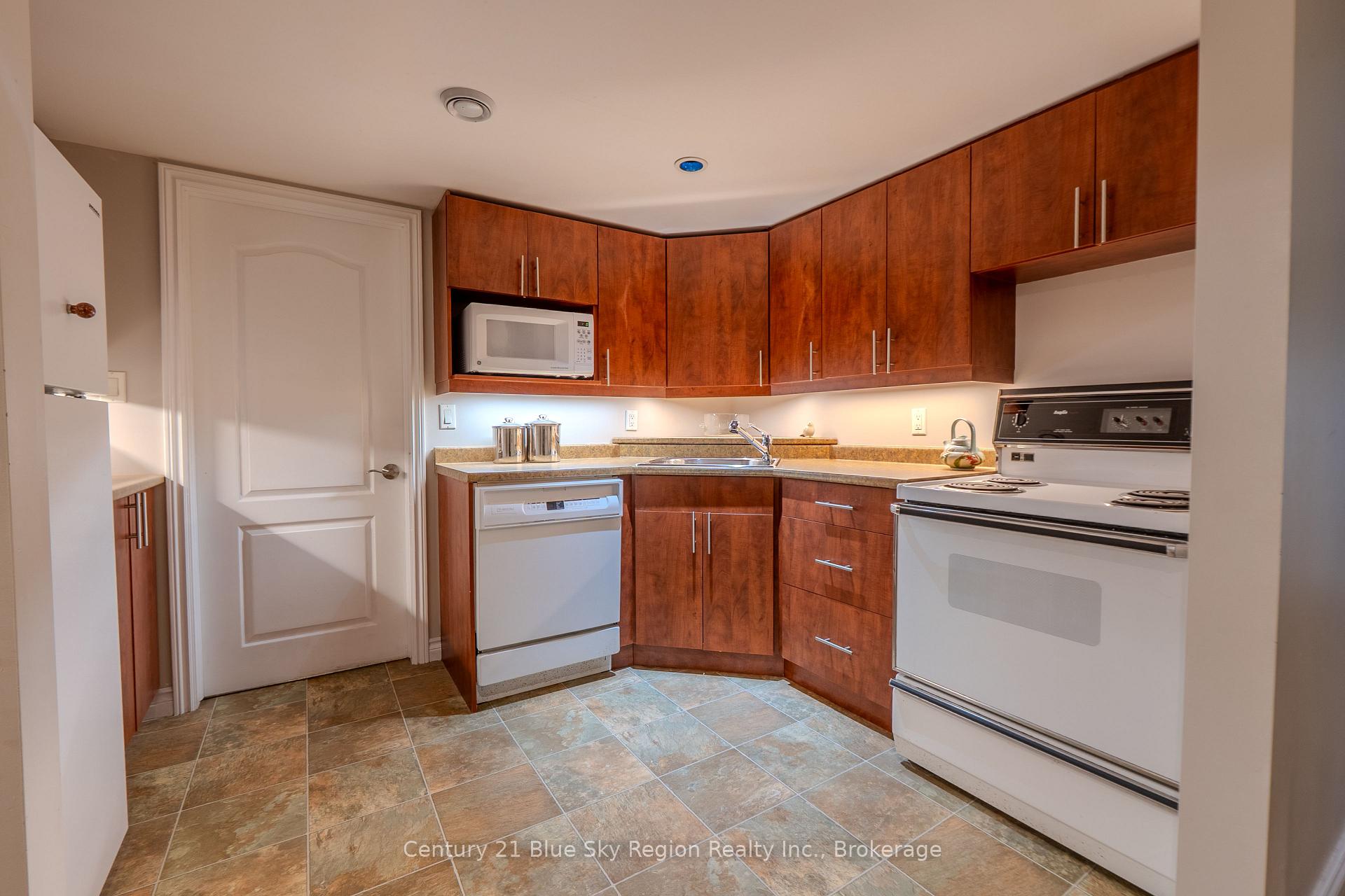 Photo 37 of 6 Melissa Crescent, North Bay, Airport — HOMEH