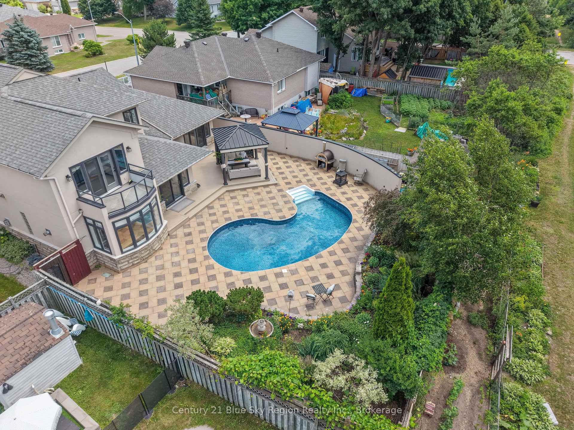 Photo 39 of 6 Melissa Crescent, North Bay, Airport — HOMEH