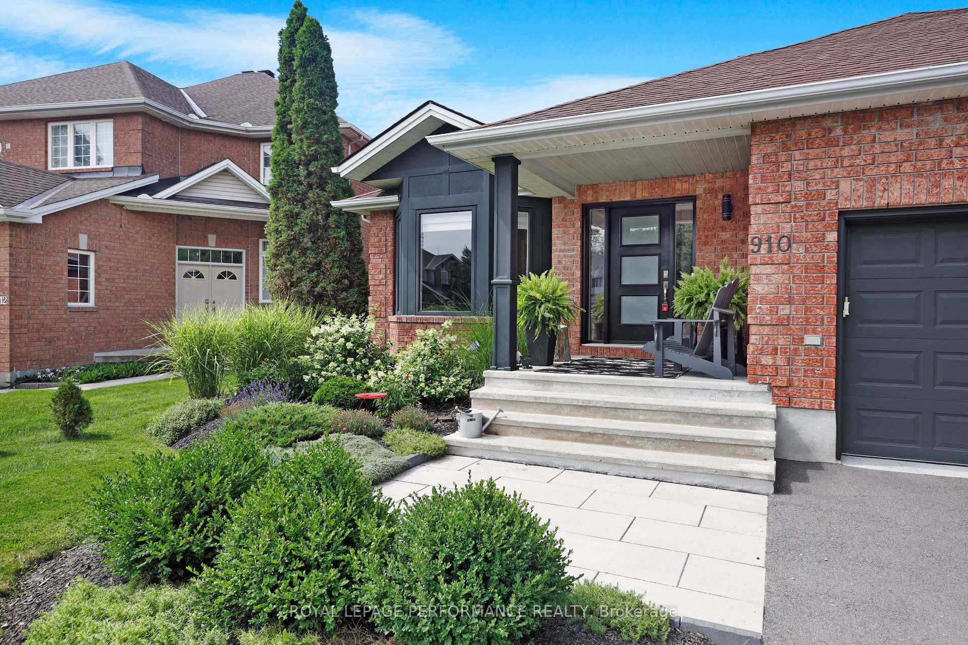 Photo 2 of 910 Sandy Forest Place, Ottawa, Riverside South/Gloucester Glen — HOMEH