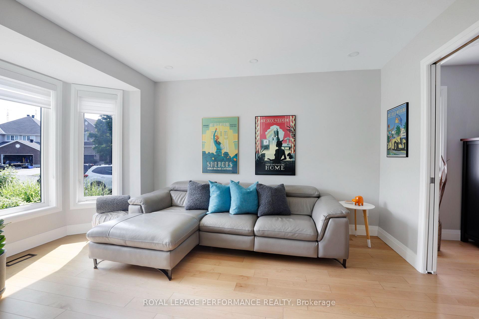 Photo 5 of 910 Sandy Forest Place, Ottawa, Riverside South/Gloucester Glen — HOMEH