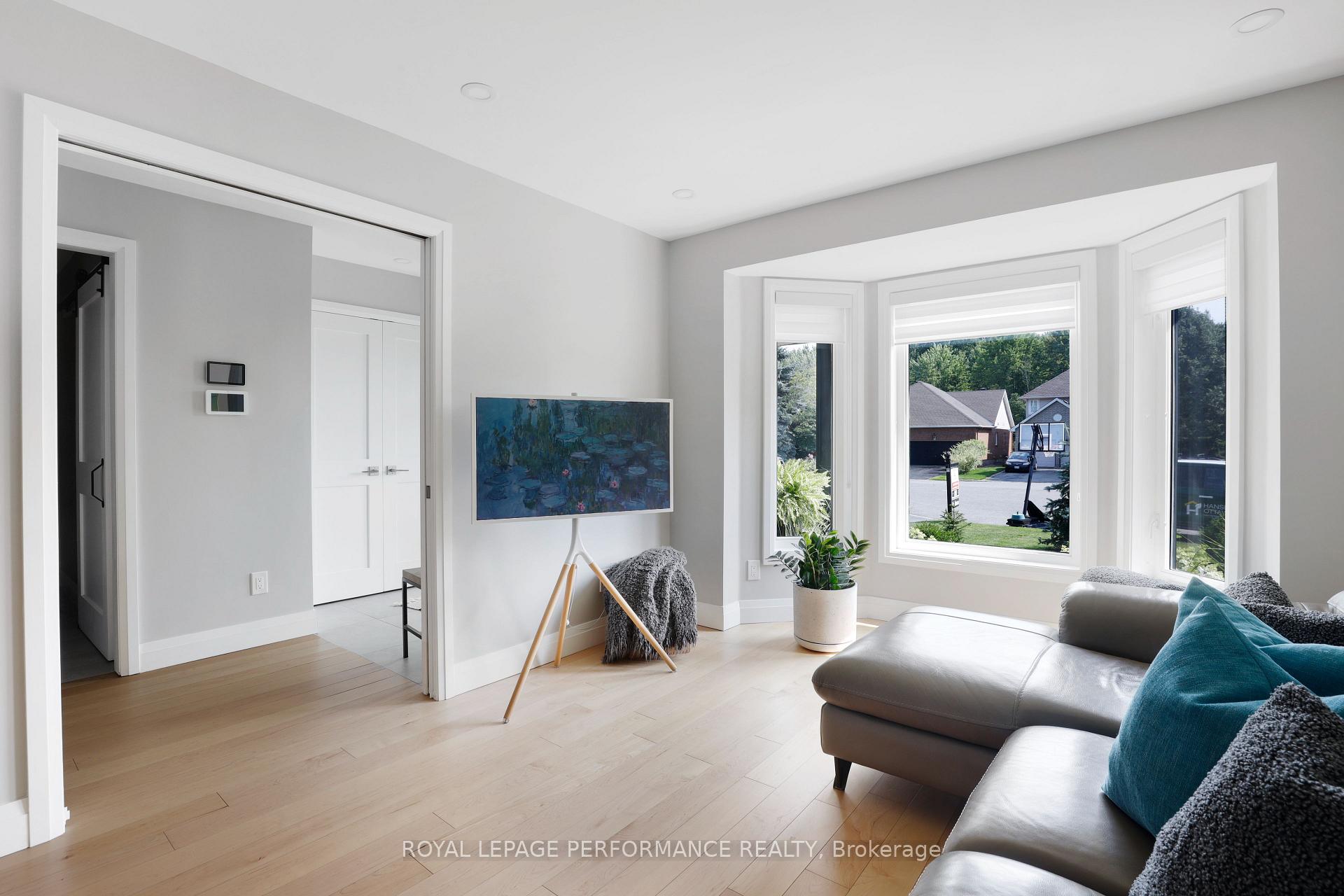 Photo 6 of 910 Sandy Forest Place, Ottawa, Riverside South/Gloucester Glen — HOMEH