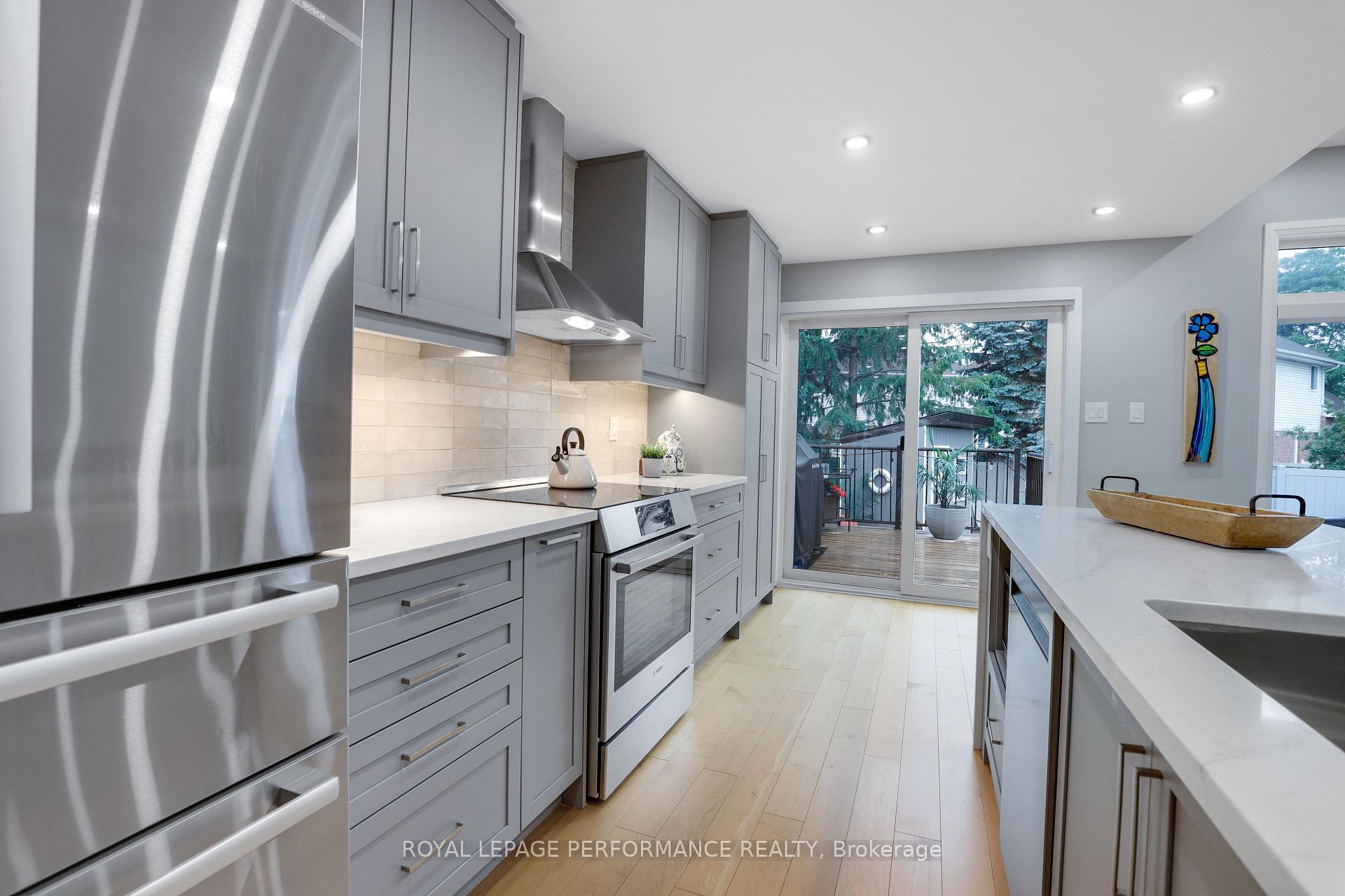 Photo 8 of 910 Sandy Forest Place, Ottawa, Riverside South/Gloucester Glen — HOMEH