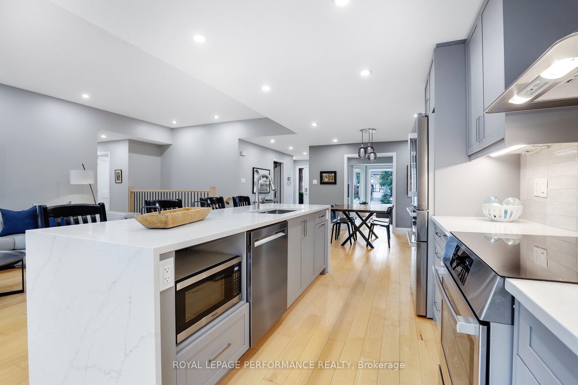 Photo 10 of 910 Sandy Forest Place, Ottawa, Riverside South/Gloucester Glen — HOMEH