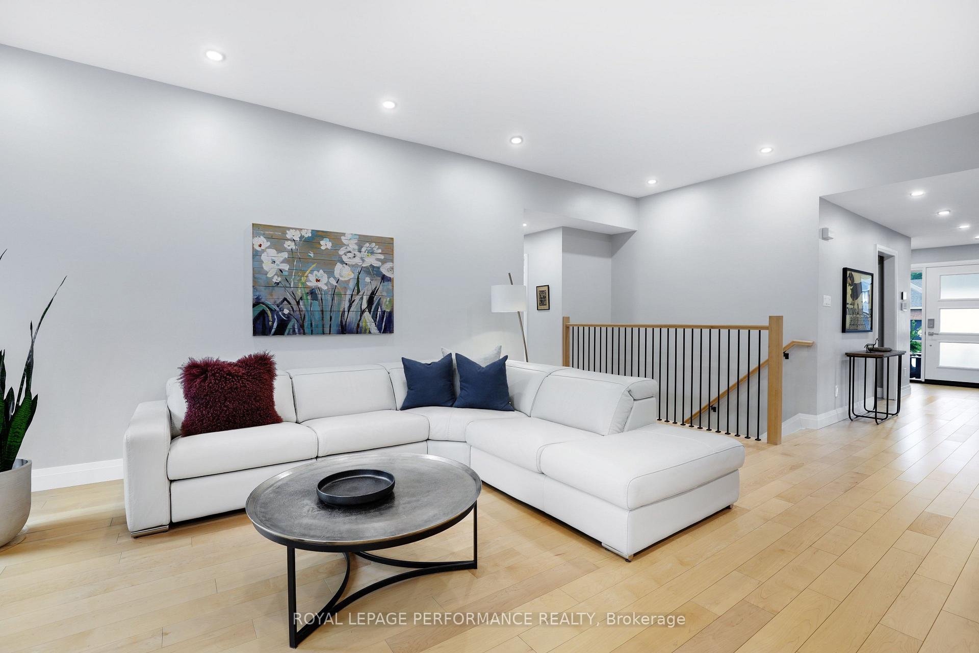 Photo 11 of 910 Sandy Forest Place, Ottawa, Riverside South/Gloucester Glen — HOMEH