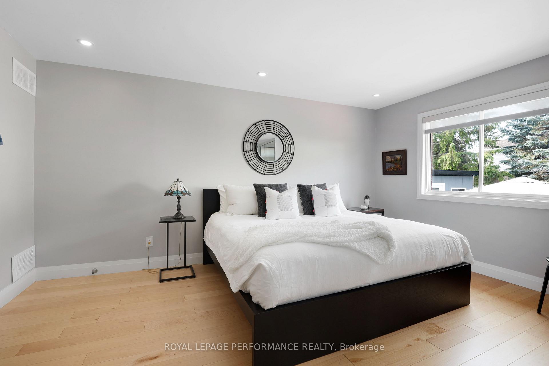 Photo 14 of 910 Sandy Forest Place, Ottawa, Riverside South/Gloucester Glen — HOMEH