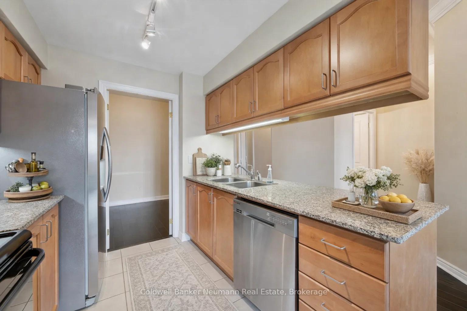 Photo 12 of Unit 804, 40 Old Mill Road, Oakville, Old Oakville — HOMEH