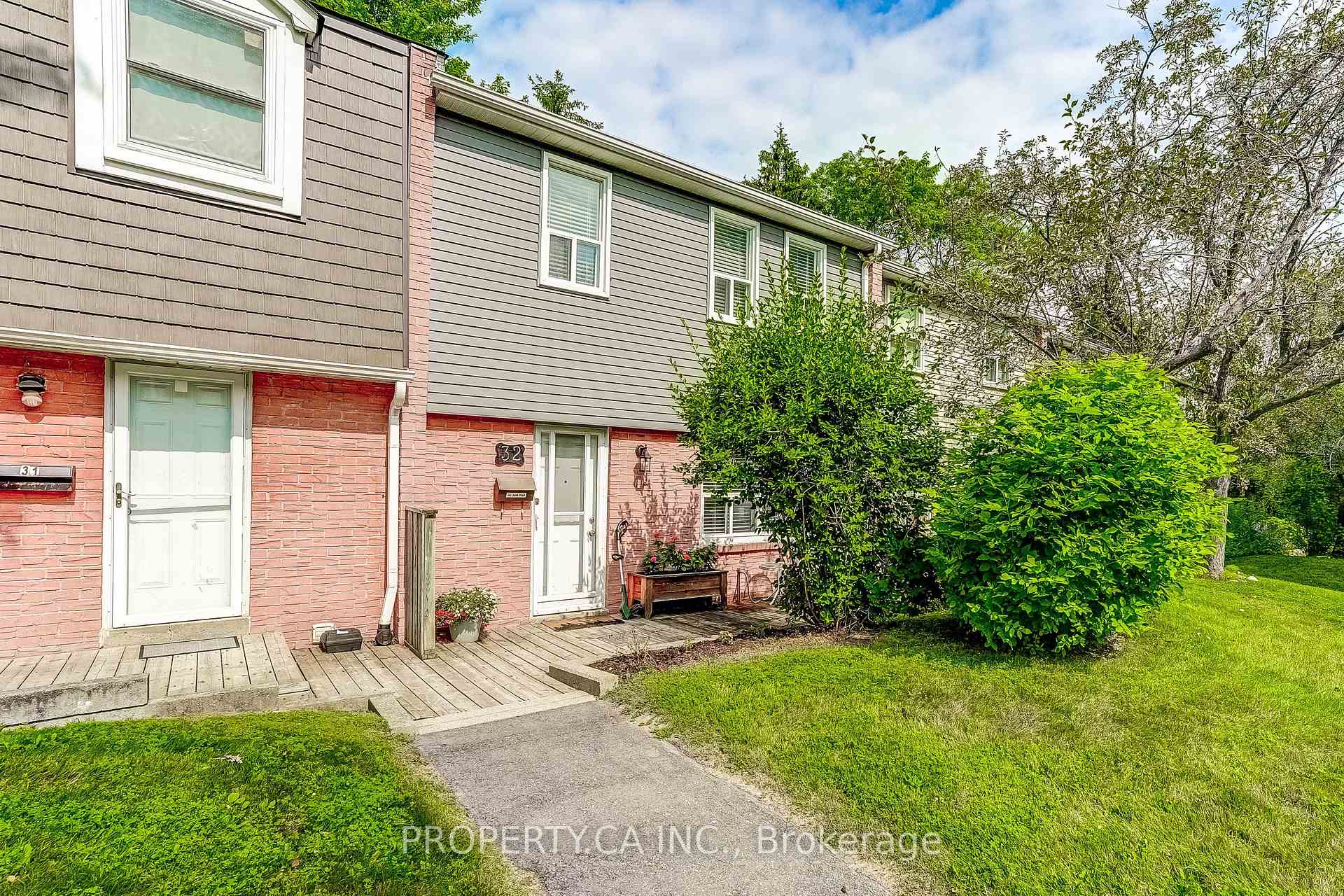 Front of Unit 32, 1050 Shawnmarr Road