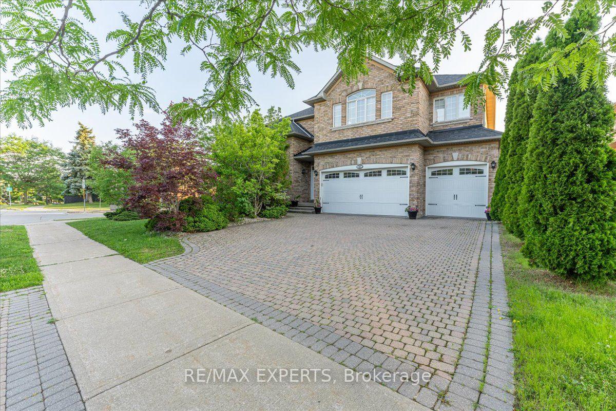 Photo 2 of 110 Velmar Drive, Vaughan, East Woodbridge — HOMEH