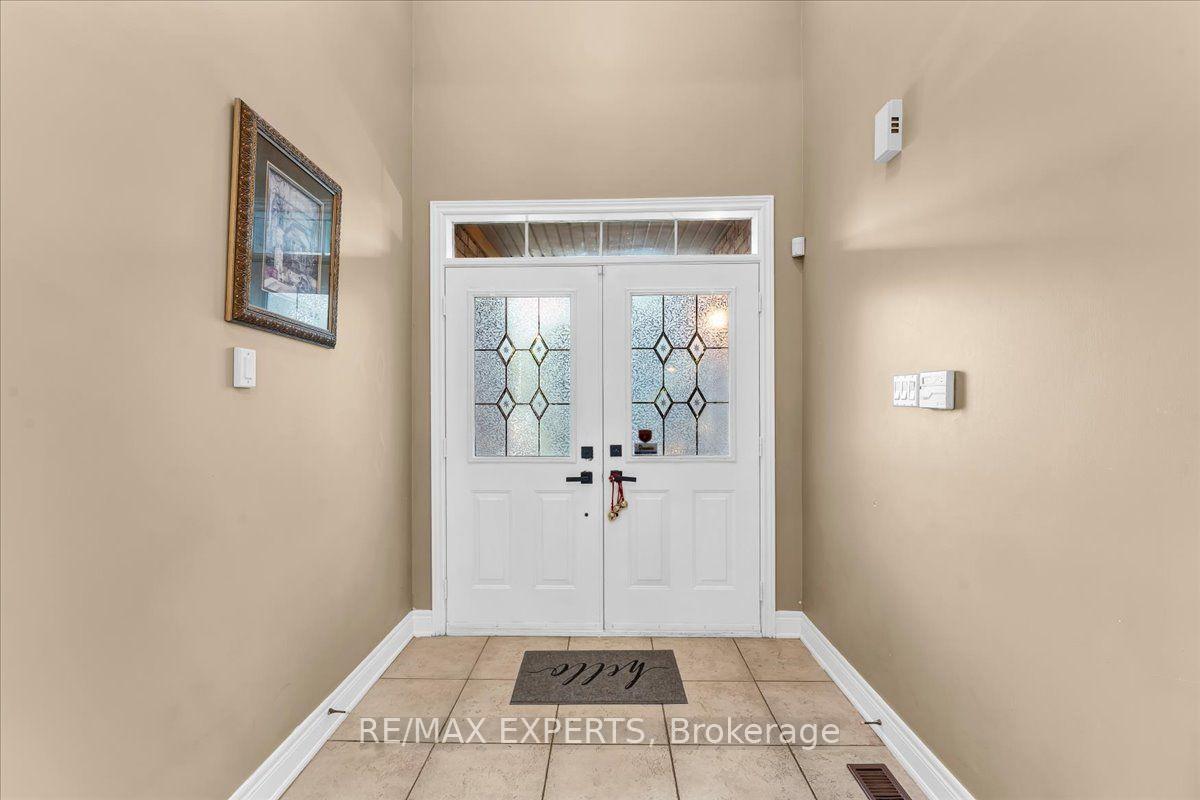 Photo 4 of 110 Velmar Drive, Vaughan, East Woodbridge — HOMEH