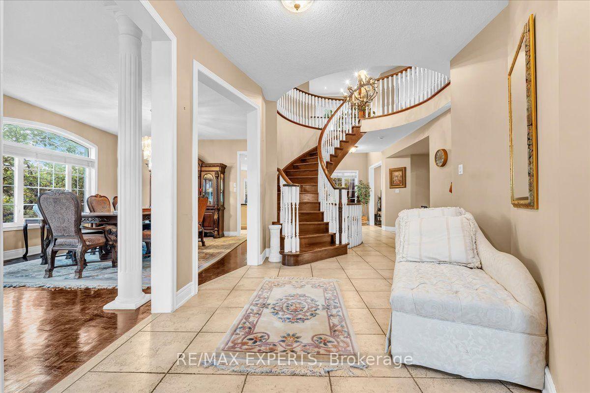 Photo 5 of 110 Velmar Drive, Vaughan, East Woodbridge — HOMEH