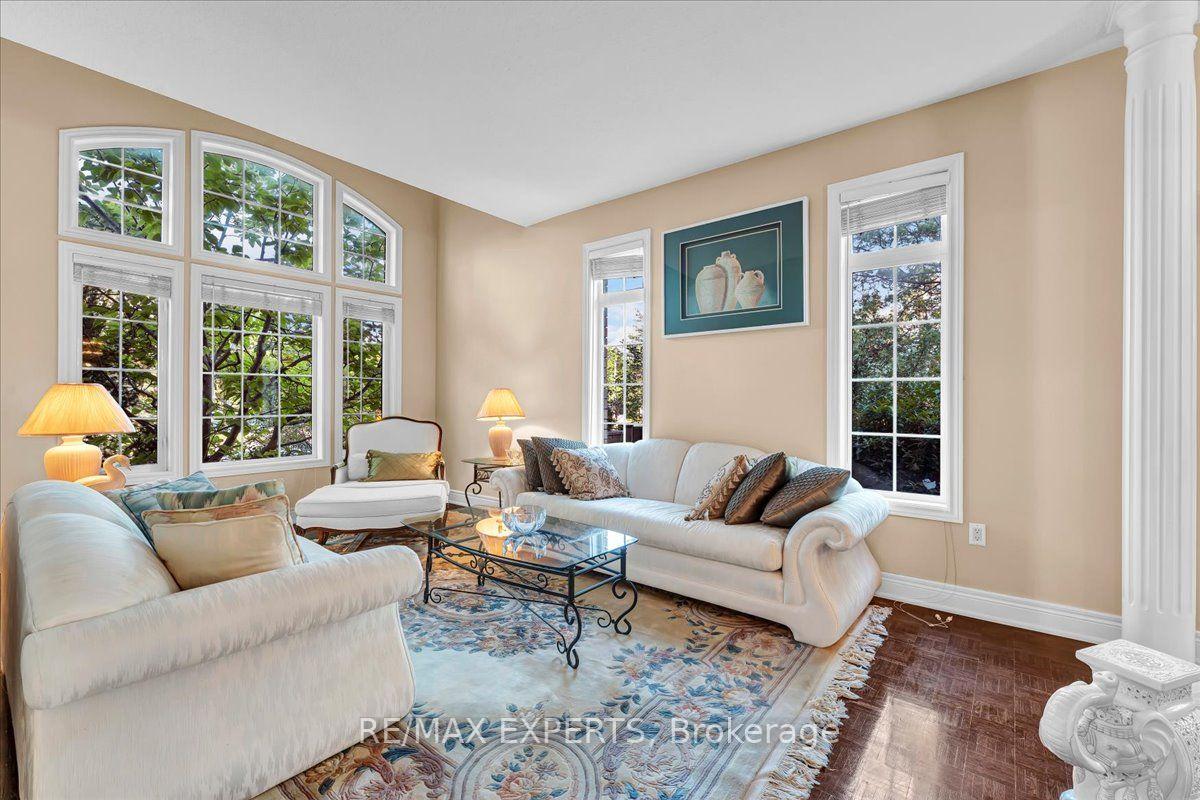Photo 6 of 110 Velmar Drive, Vaughan, East Woodbridge — HOMEH