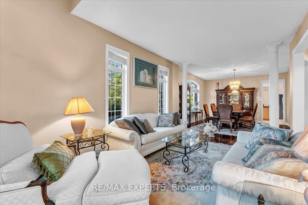 Photo 7 of 110 Velmar Drive, Vaughan, East Woodbridge — HOMEH