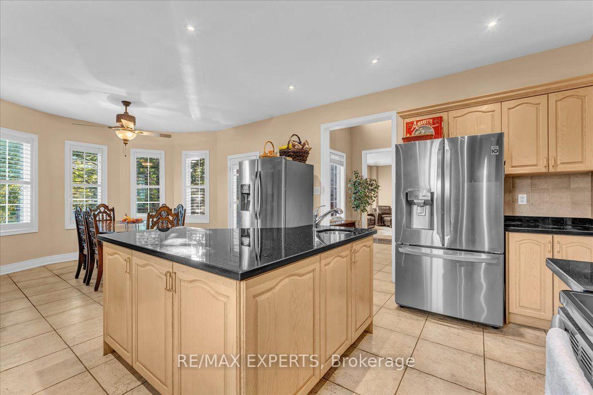 Photo 11 of 110 Velmar Drive, Vaughan, East Woodbridge — HOMEH