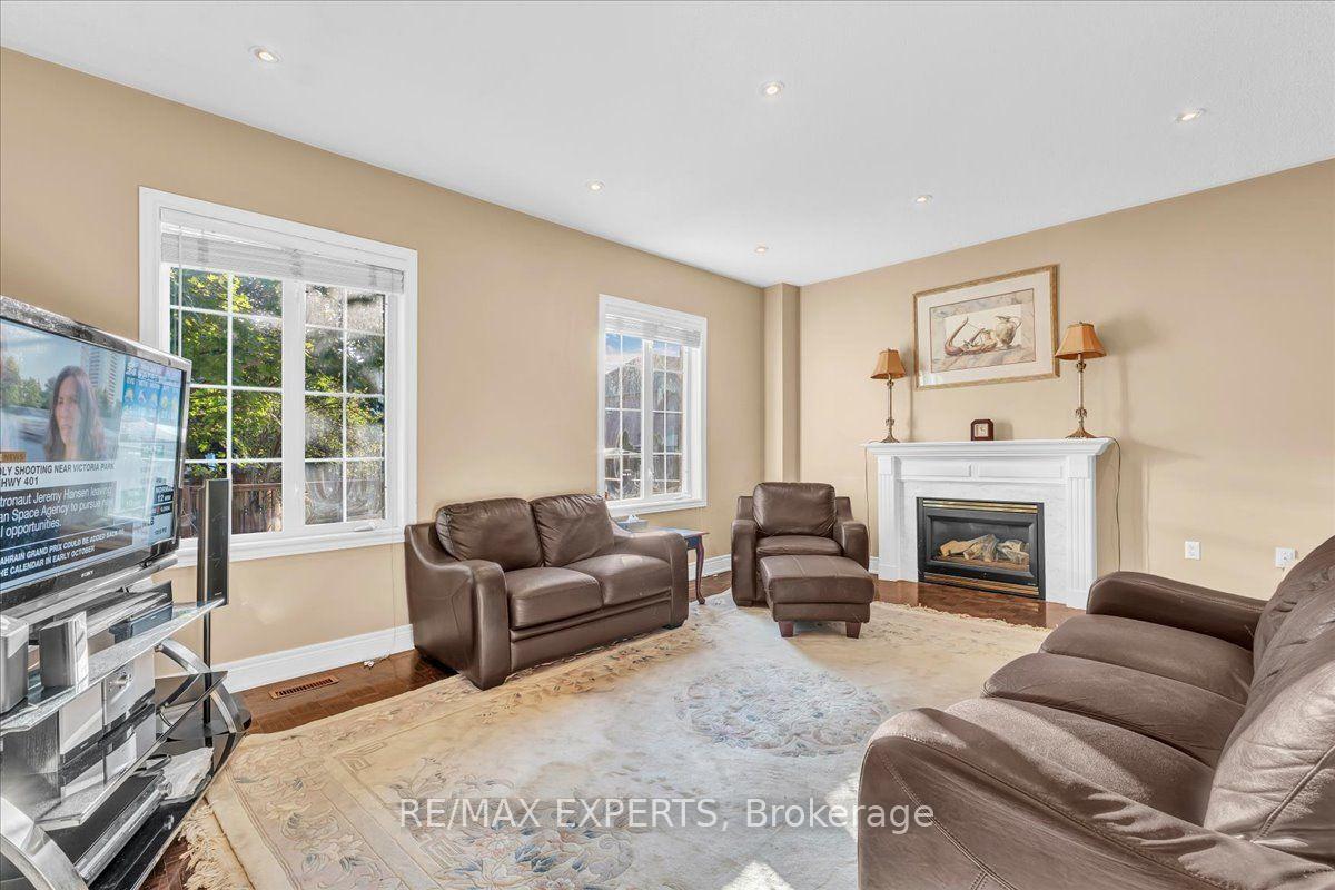 Photo 13 of 110 Velmar Drive, Vaughan, East Woodbridge — HOMEH