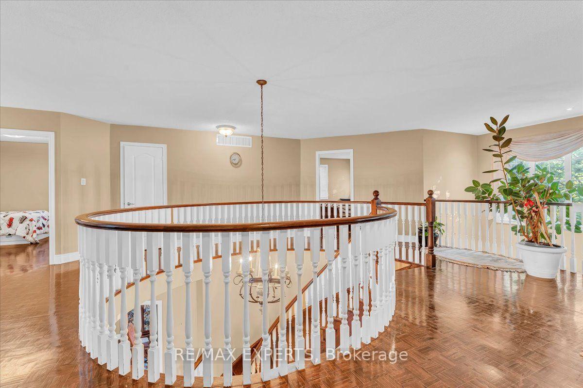 Photo 18 of 110 Velmar Drive, Vaughan, East Woodbridge — HOMEH