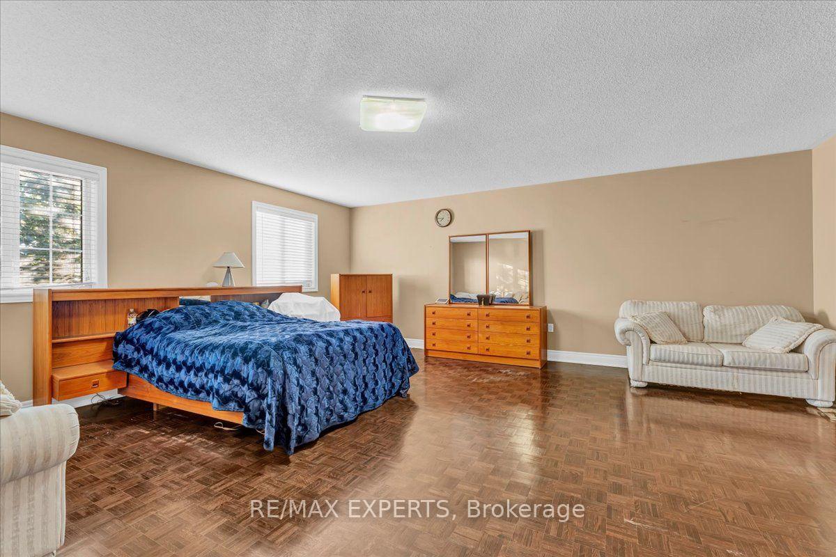 Photo 20 of 110 Velmar Drive, Vaughan, East Woodbridge — HOMEH