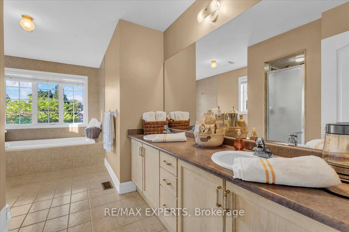 Photo 22 of 110 Velmar Drive, Vaughan, East Woodbridge — HOMEH