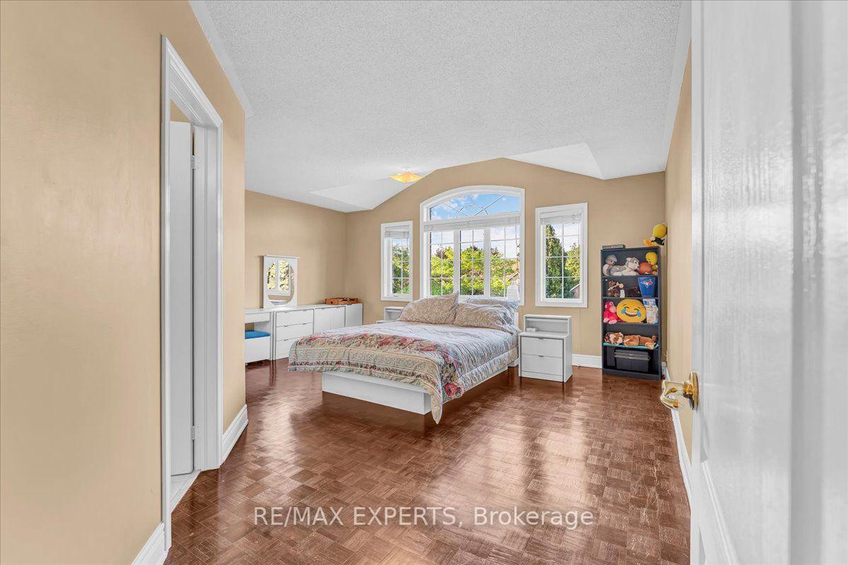 Photo 25 of 110 Velmar Drive, Vaughan, East Woodbridge — HOMEH