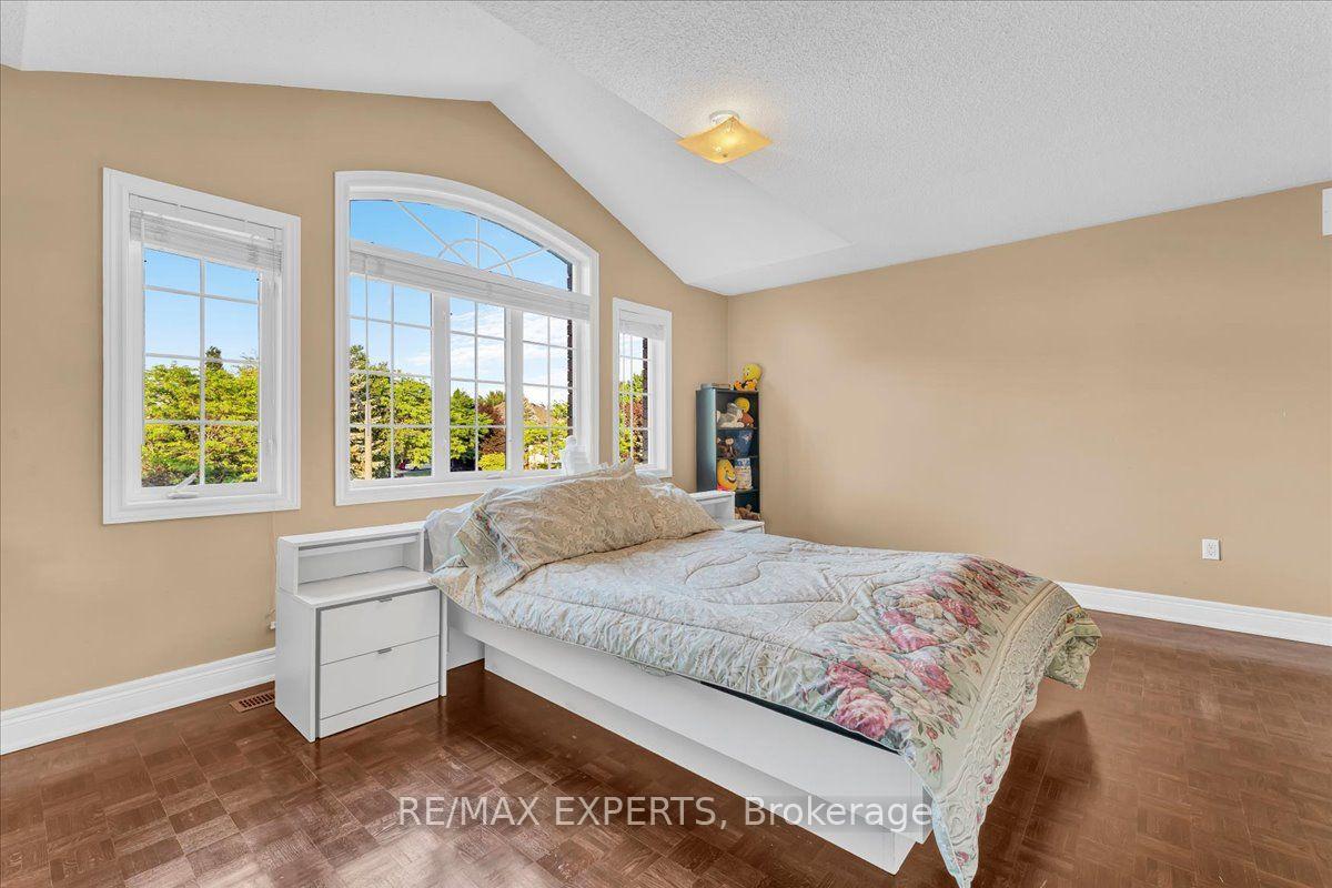 Photo 26 of 110 Velmar Drive, Vaughan, East Woodbridge — HOMEH