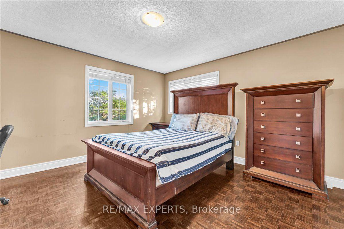 Photo 33 of 110 Velmar Drive, Vaughan, East Woodbridge — HOMEH