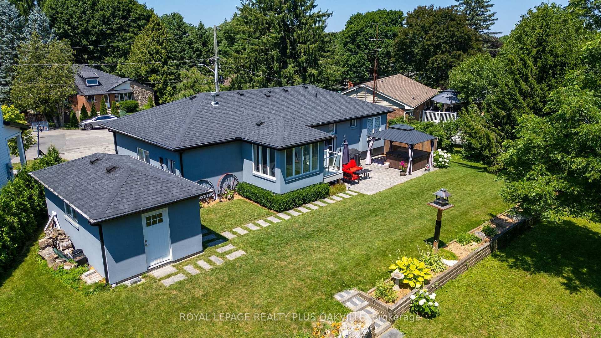 Photo 4 of 340 Clarendon Drive, Hamilton, Ancaster — HOMEH
