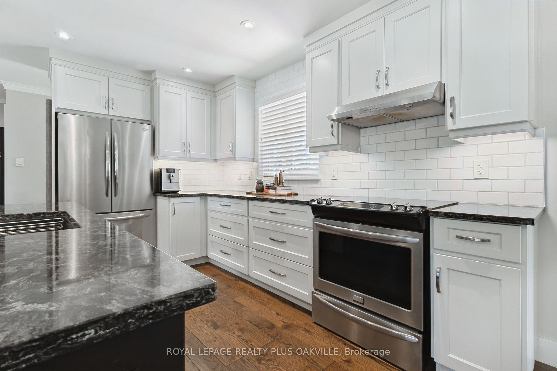 Photo 8 of 340 Clarendon Drive, Hamilton, Ancaster — HOMEH