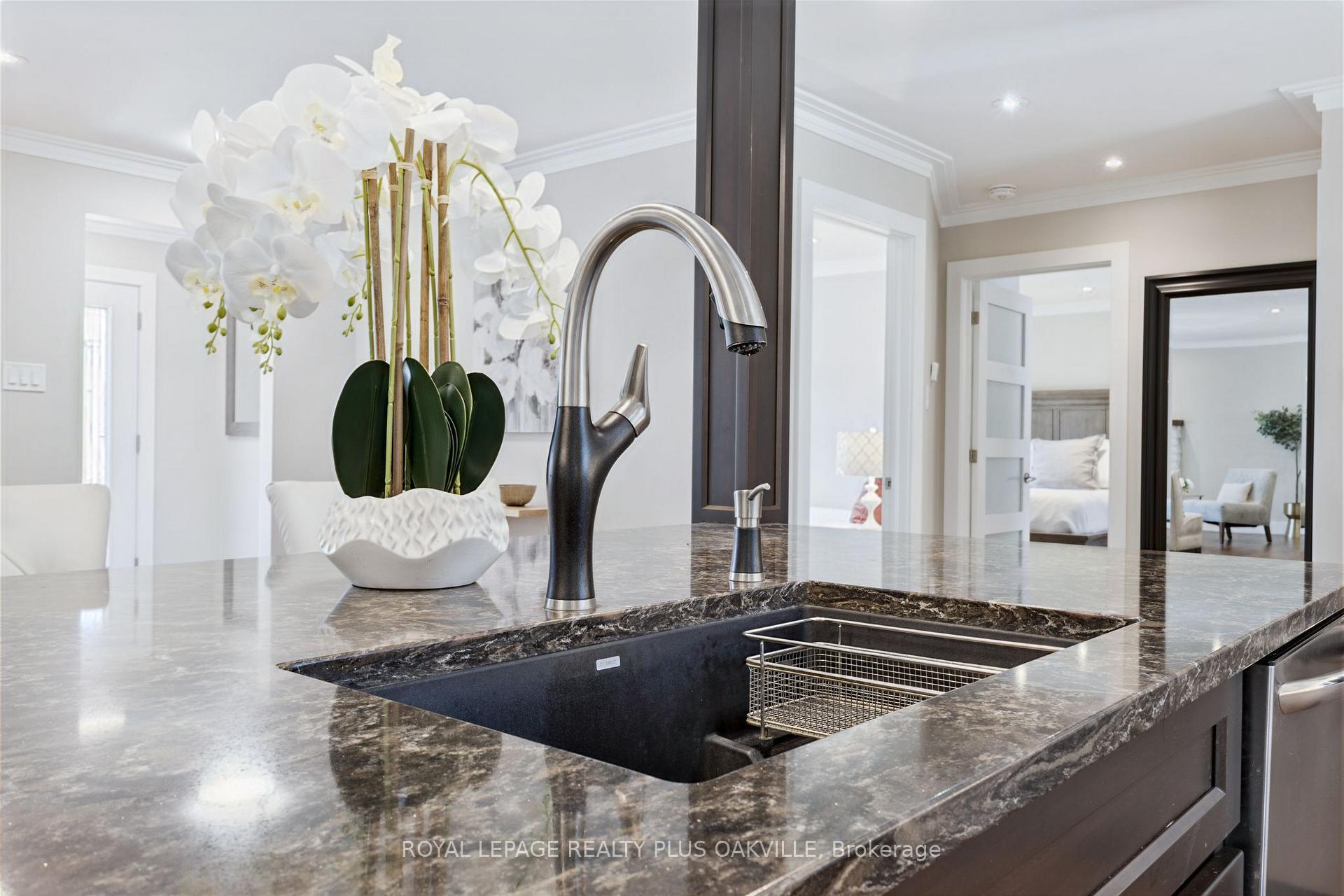 Photo 9 of 340 Clarendon Drive, Hamilton, Ancaster — HOMEH