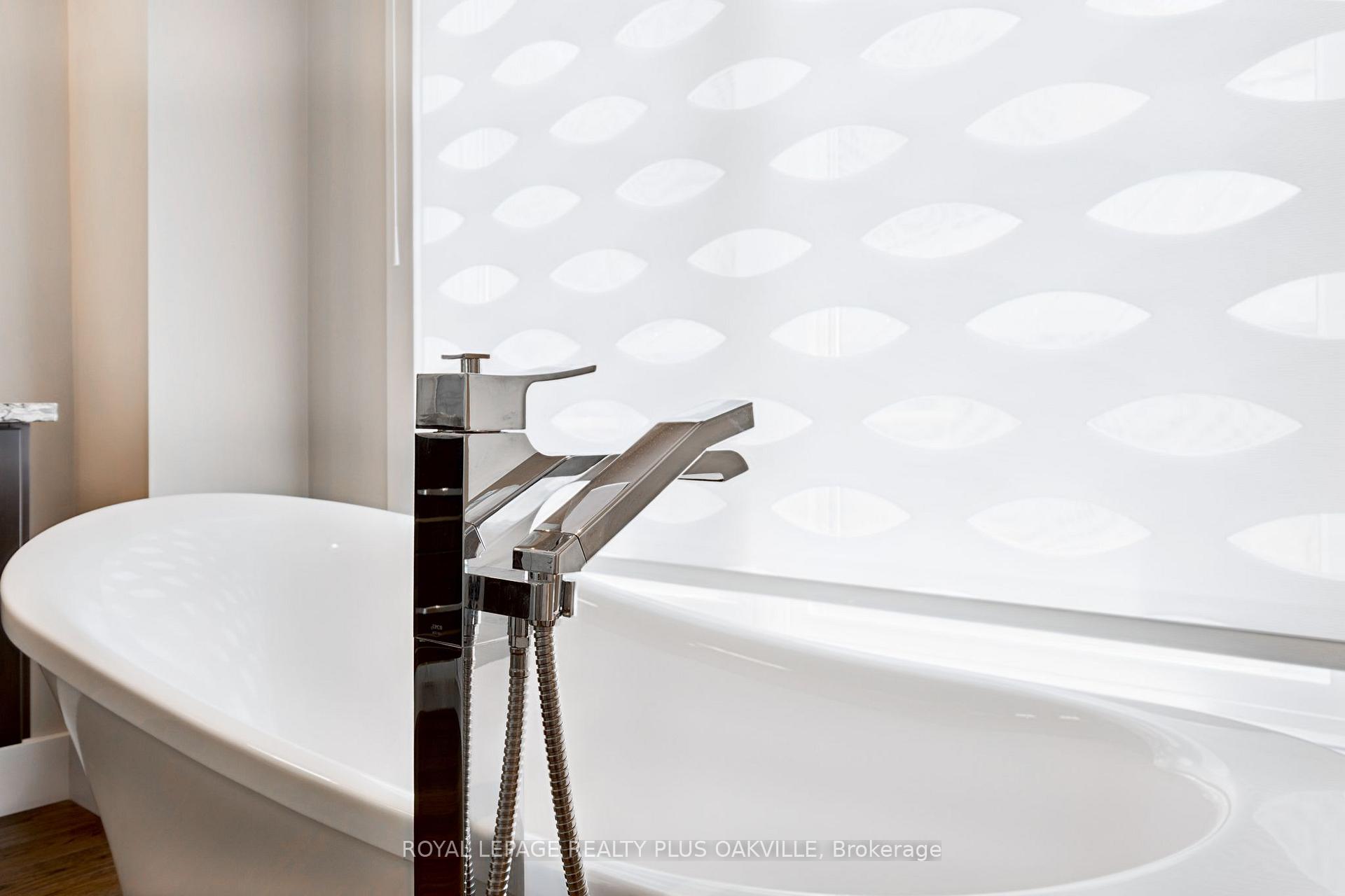 Photo 21 of 340 Clarendon Drive, Hamilton, Ancaster — HOMEH