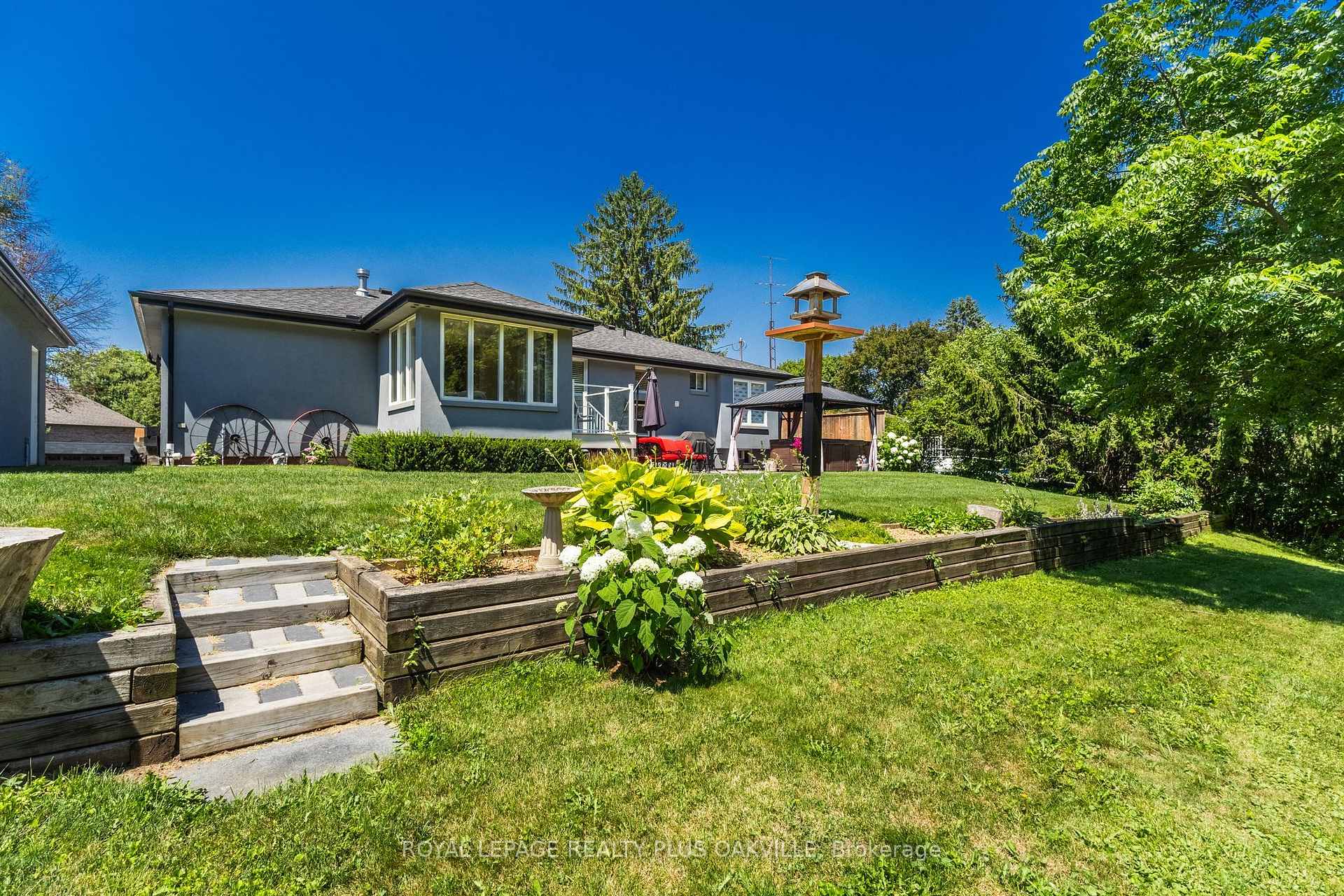 Photo 36 of 340 Clarendon Drive, Hamilton, Ancaster — HOMEH