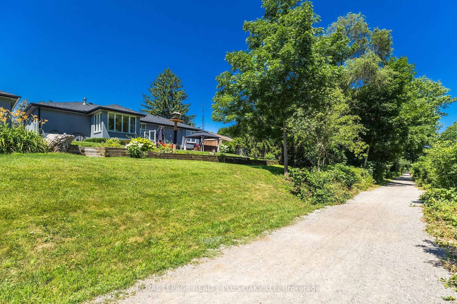 Photo 37 of 340 Clarendon Drive, Hamilton, Ancaster — HOMEH