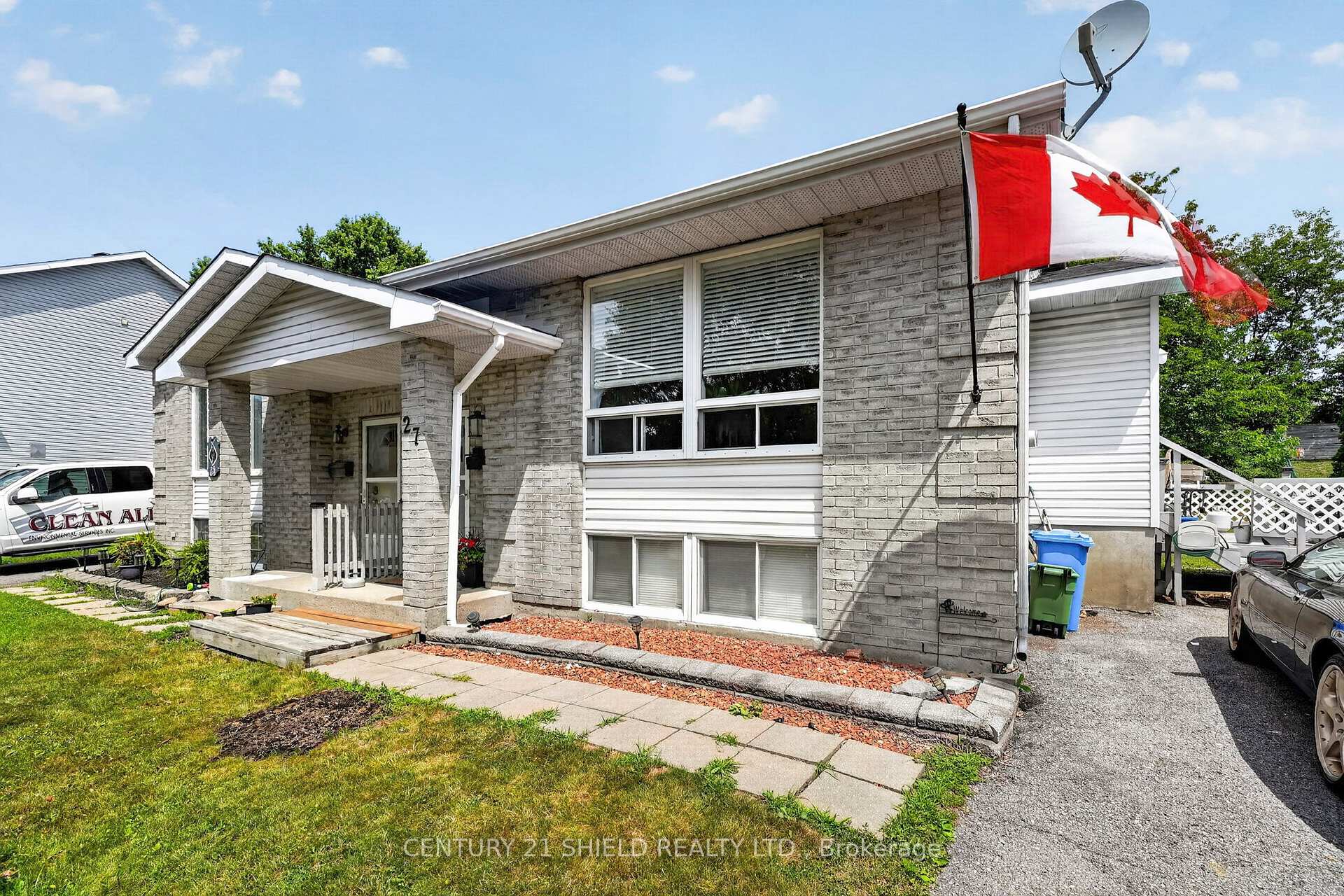 Photo 1 of 27 Wellington Street E, Cornwall, Cornwall — HOMEH