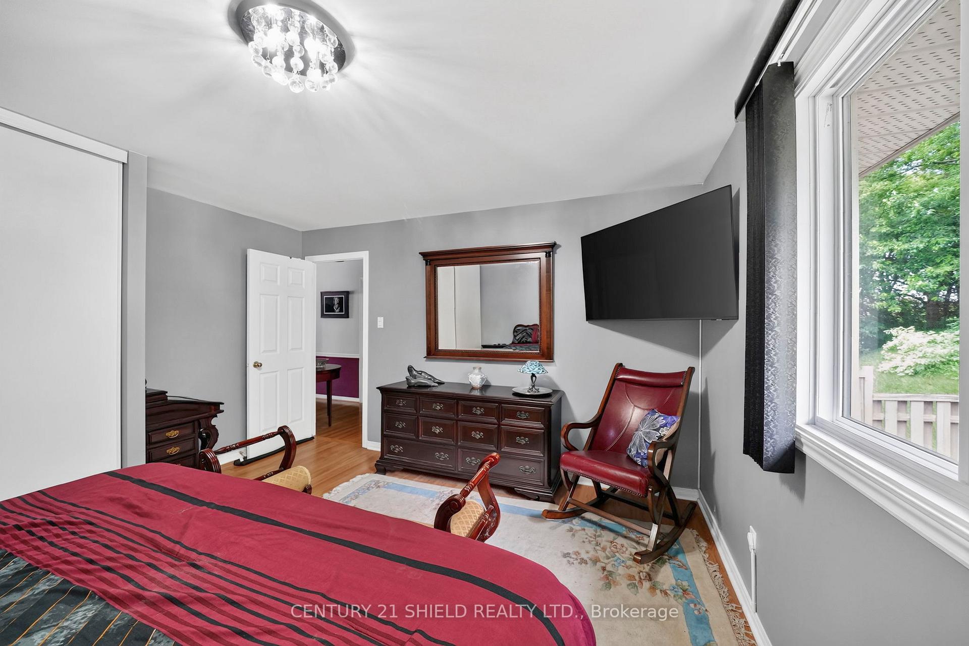 Photo 22 of 27 Wellington Street E, Cornwall, Cornwall — HOMEH
