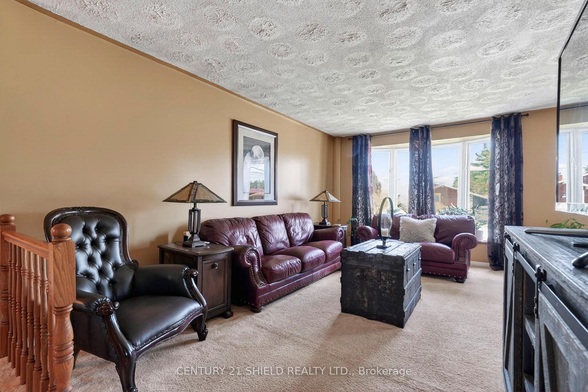Photo 12 of 812 Briarhill Avenue, Cornwall, Cornwall — HOMEH