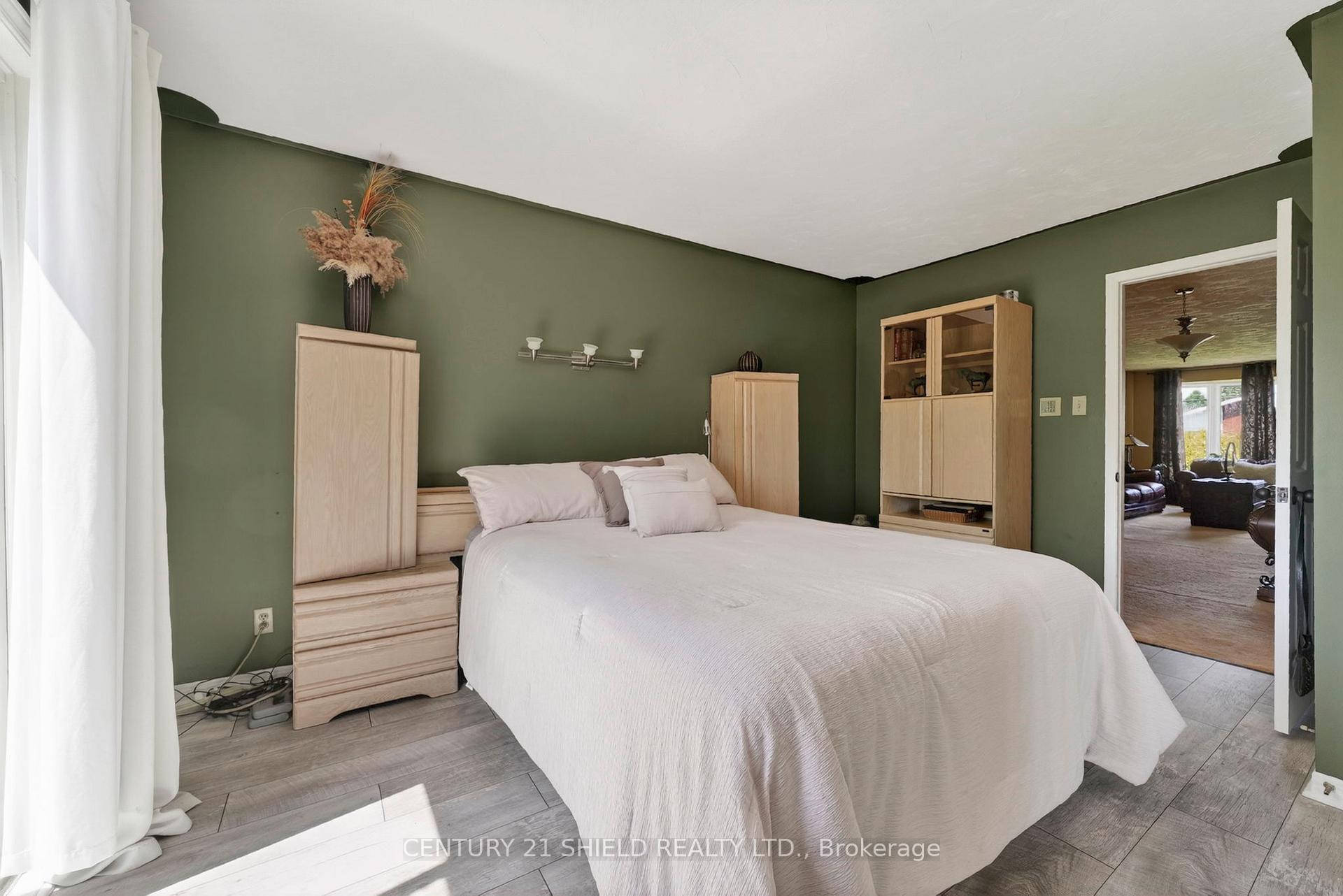 Photo 14 of 812 Briarhill Avenue, Cornwall, Cornwall — HOMEH