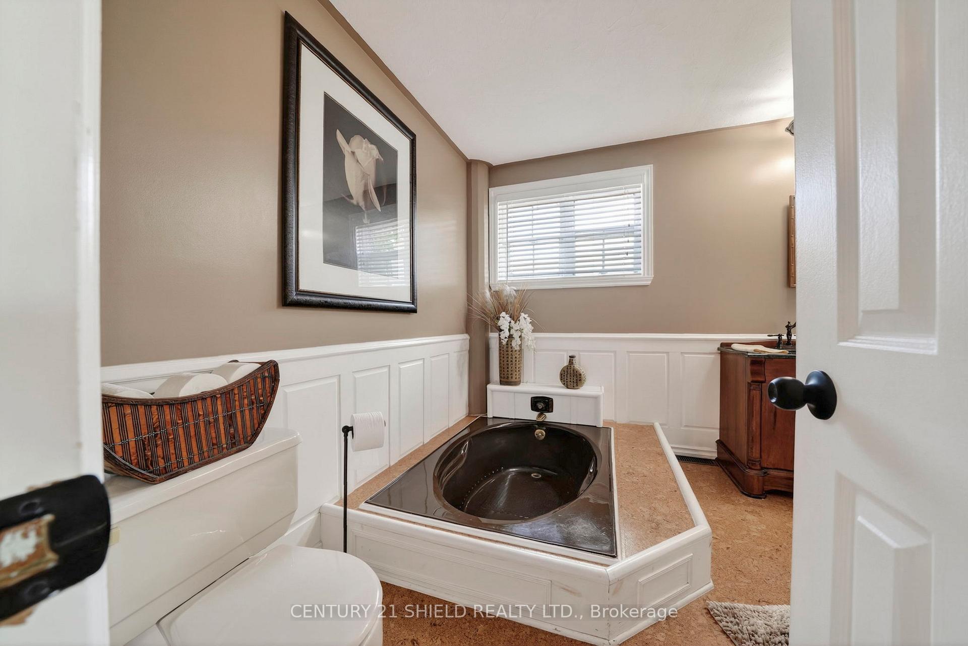 Photo 16 of 812 Briarhill Avenue, Cornwall, Cornwall — HOMEH