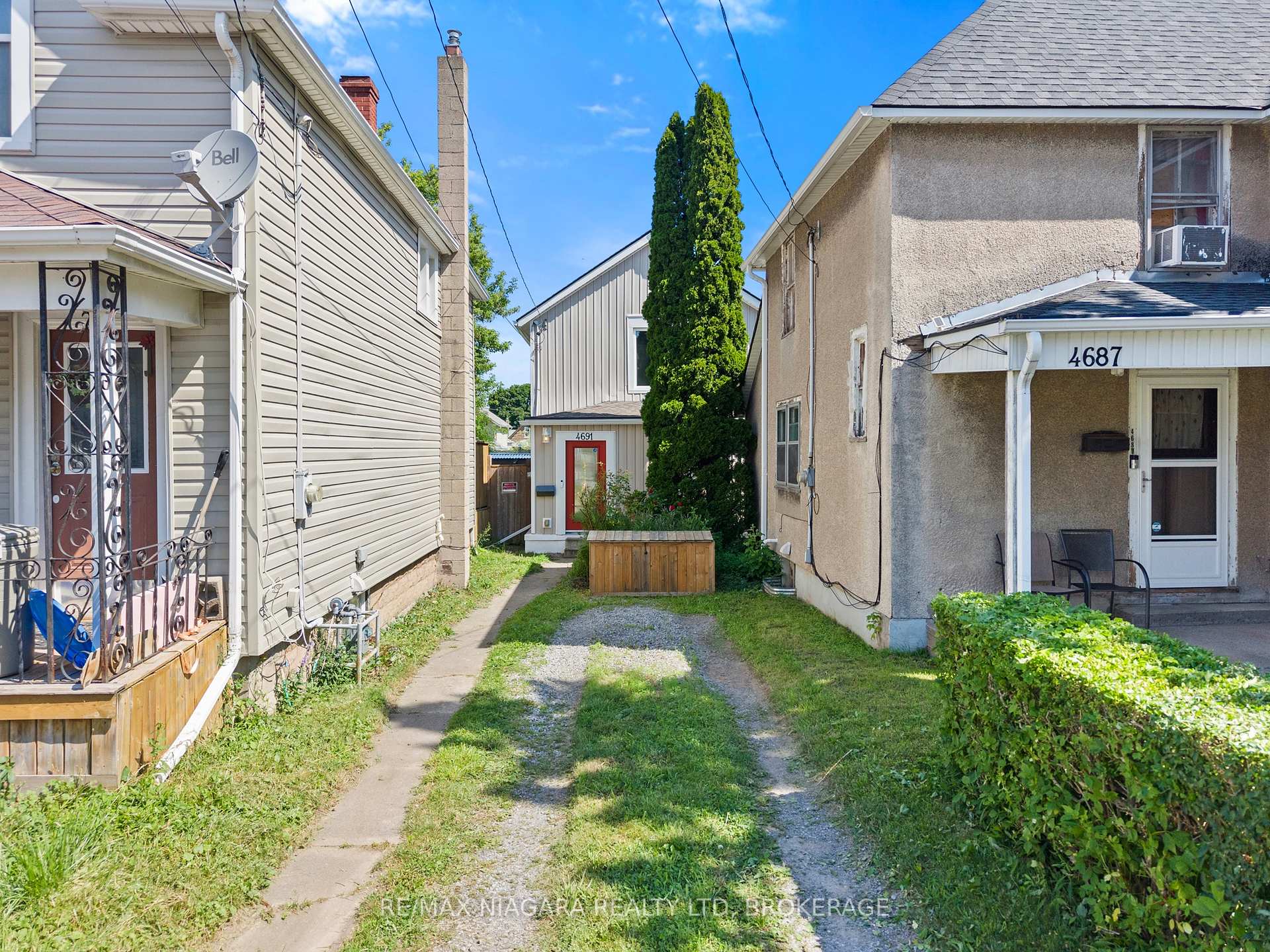 Photo 1 of 4691 Morrison Street, Niagara Falls, Downtown — HOMEH