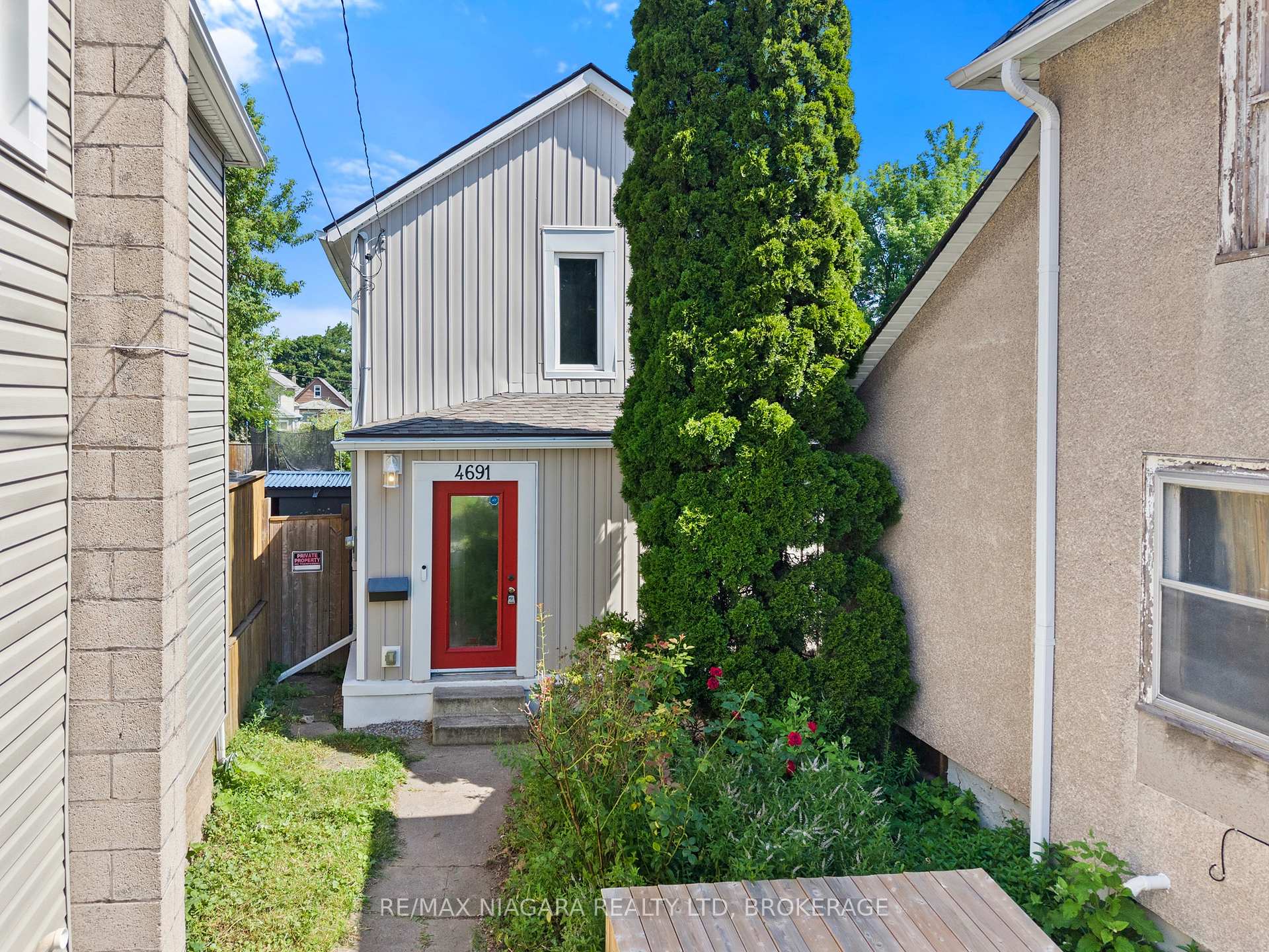 Photo 3 of 4691 Morrison Street, Niagara Falls, Downtown — HOMEH