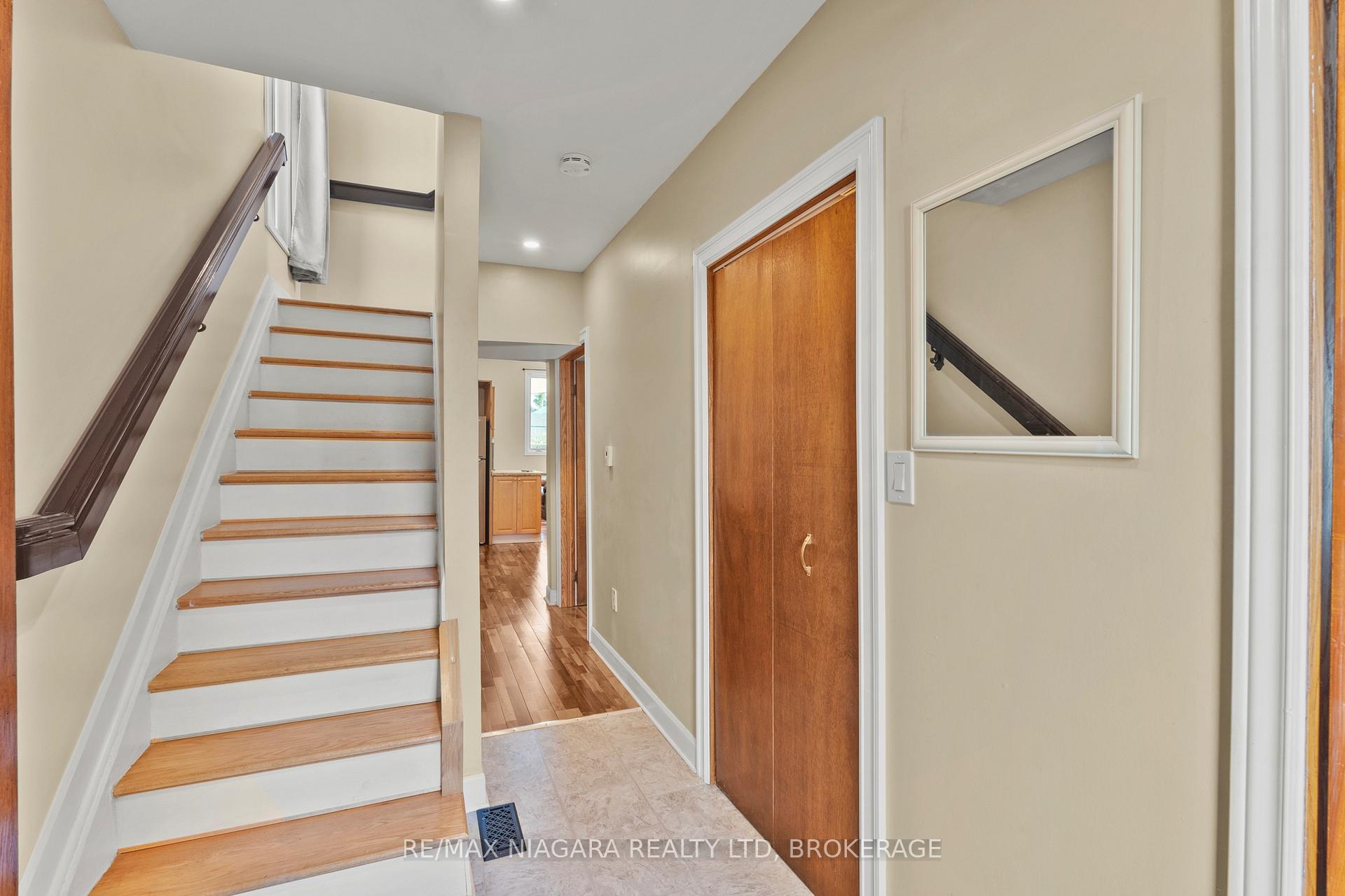 Photo 6 of 4691 Morrison Street, Niagara Falls, Downtown — HOMEH