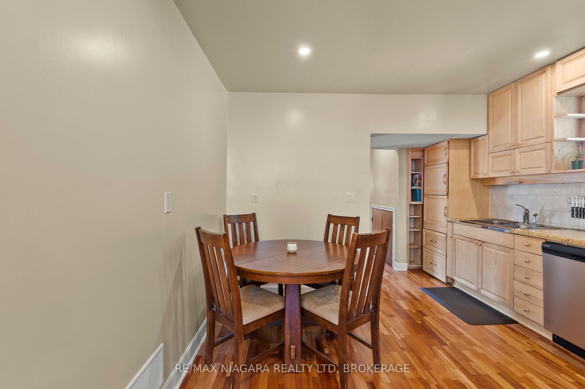 Photo 8 of 4691 Morrison Street, Niagara Falls, Downtown — HOMEH